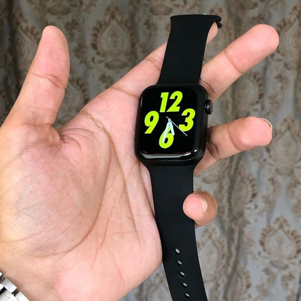 W26 series 6 discount smart watch price